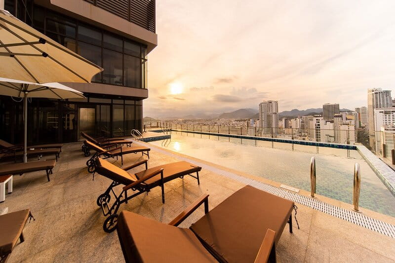 khách sạn Nha Trang gần biển