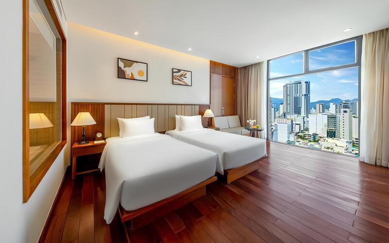 khách sạn nha trang gần biển
